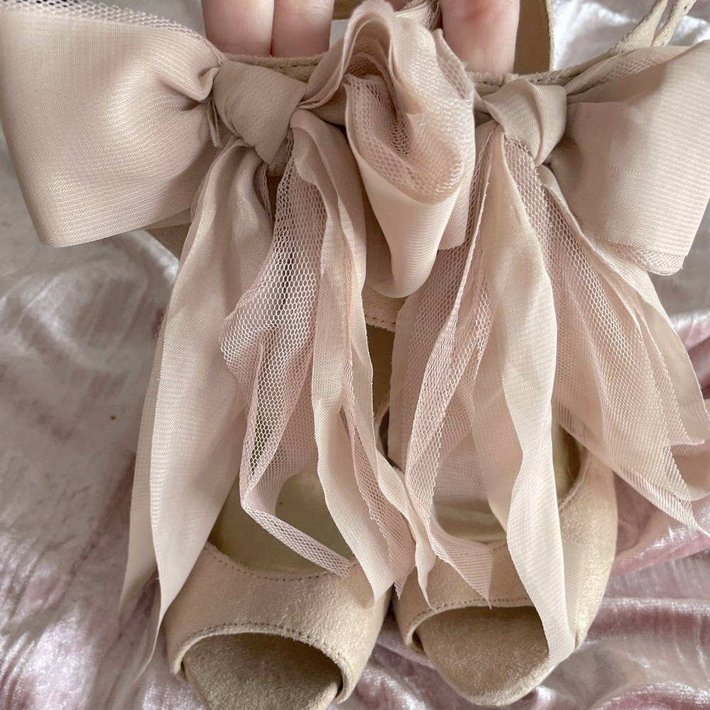 Elegant Cream Platform Heels with Bow